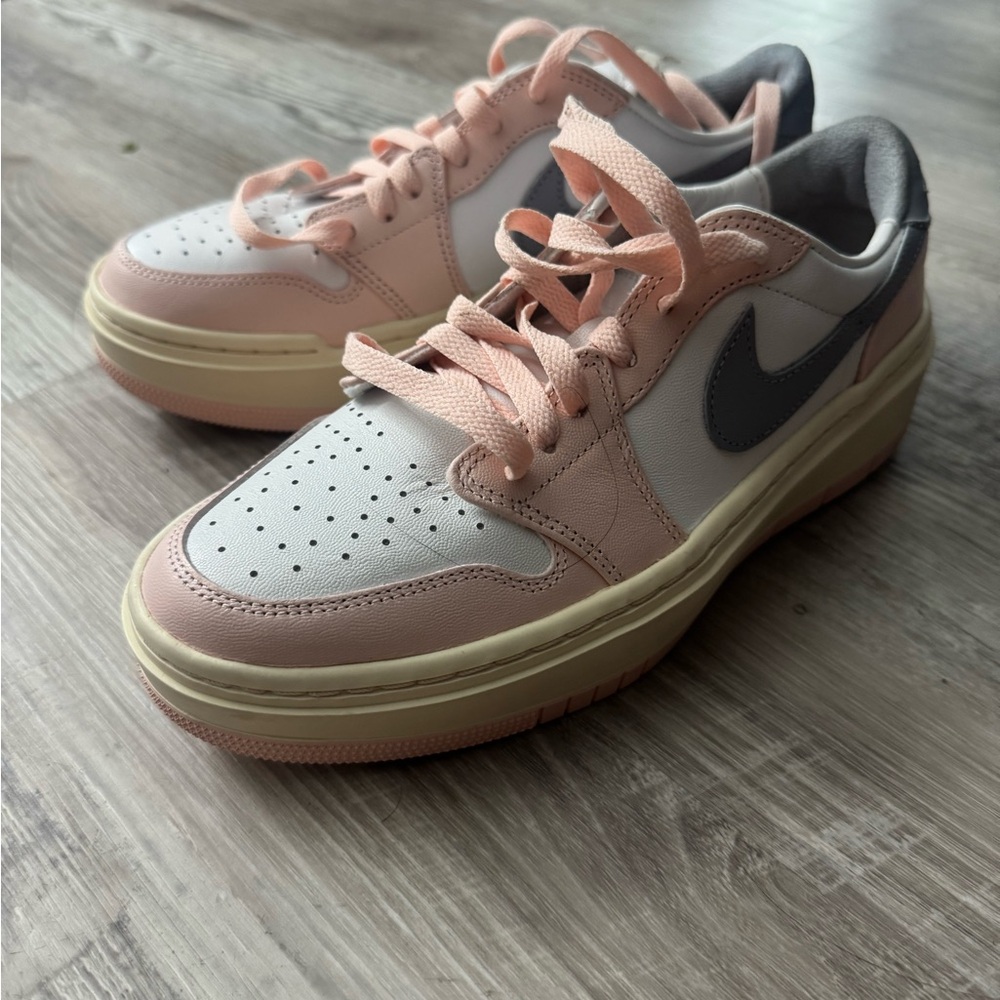 Nike Women's Sneakers in Pink and Gray